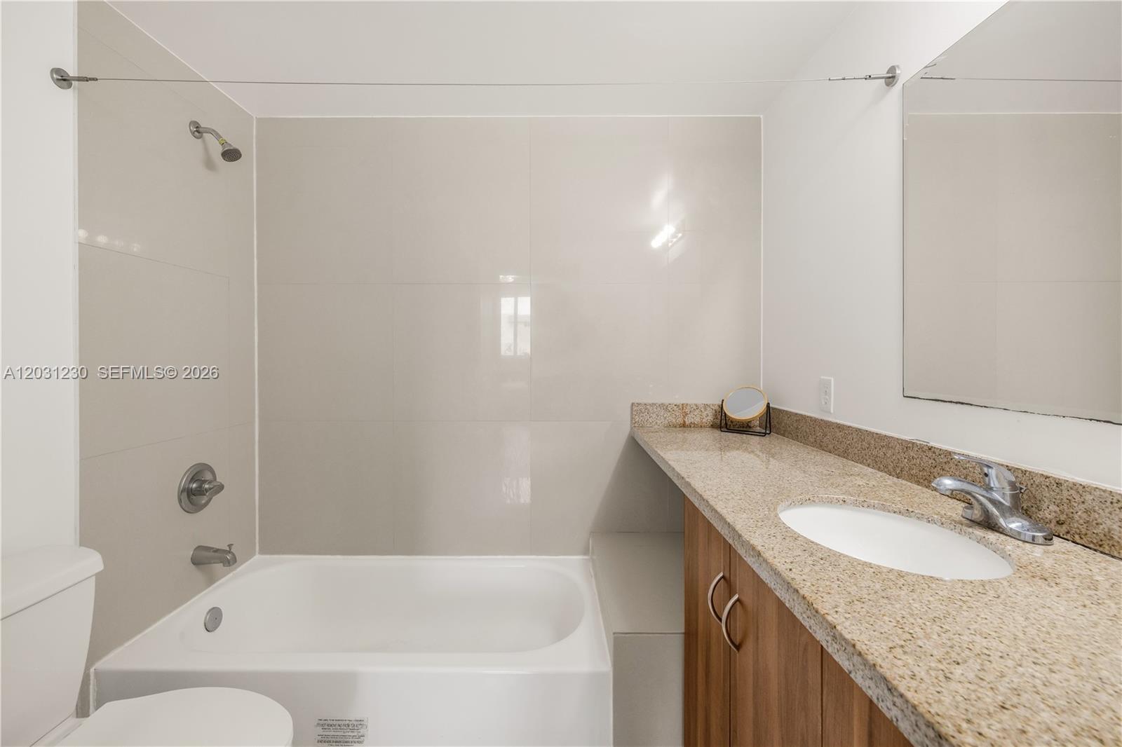 23 BISCAYNE BAY CONDO - Residential Lease