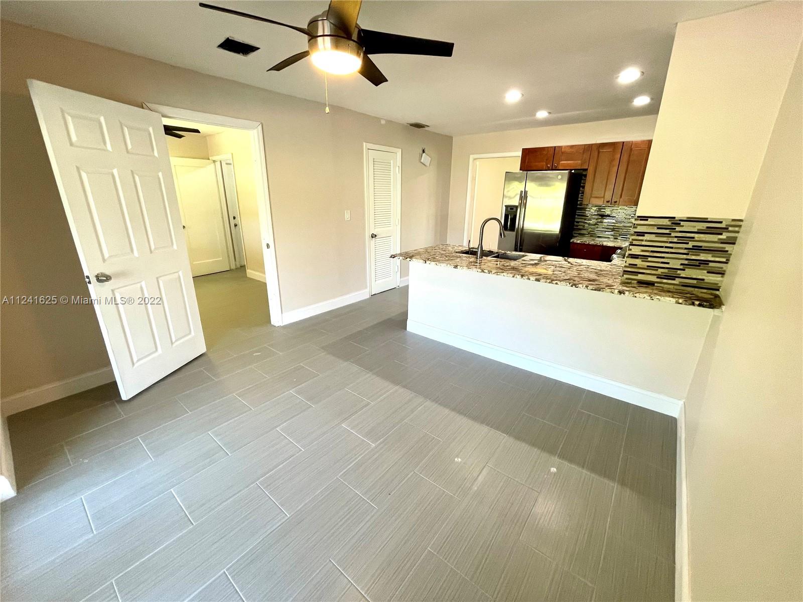 CORAL SPRINGS COUNTRY CLU - Residential Lease