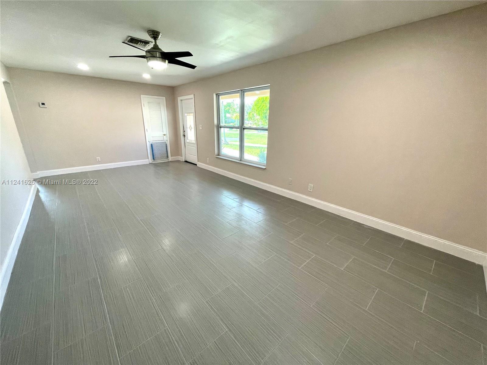 CORAL SPRINGS COUNTRY CLU - Residential Lease