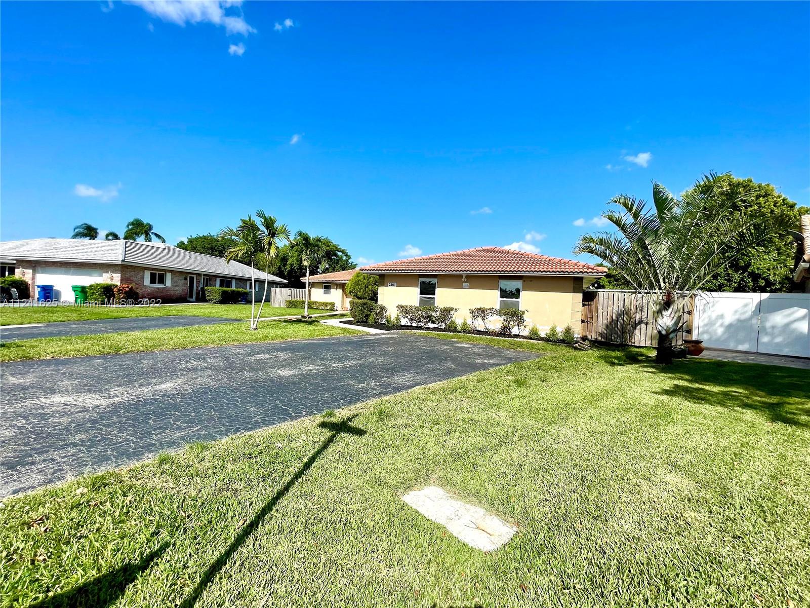CORAL SPRINGS COUNTRY CLU - Residential Lease