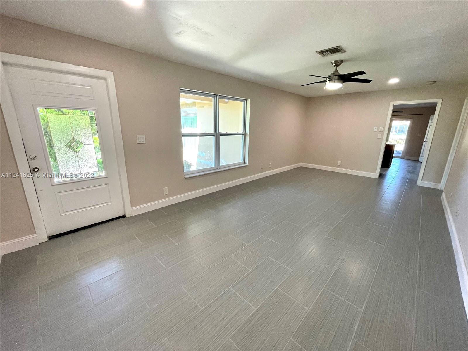 CORAL SPRINGS COUNTRY CLU - Residential Lease