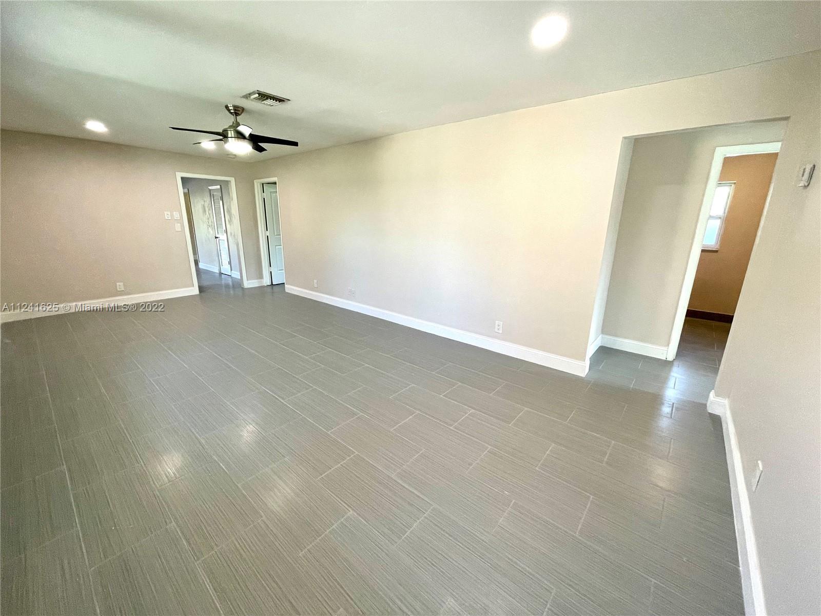 CORAL SPRINGS COUNTRY CLU - Residential Lease