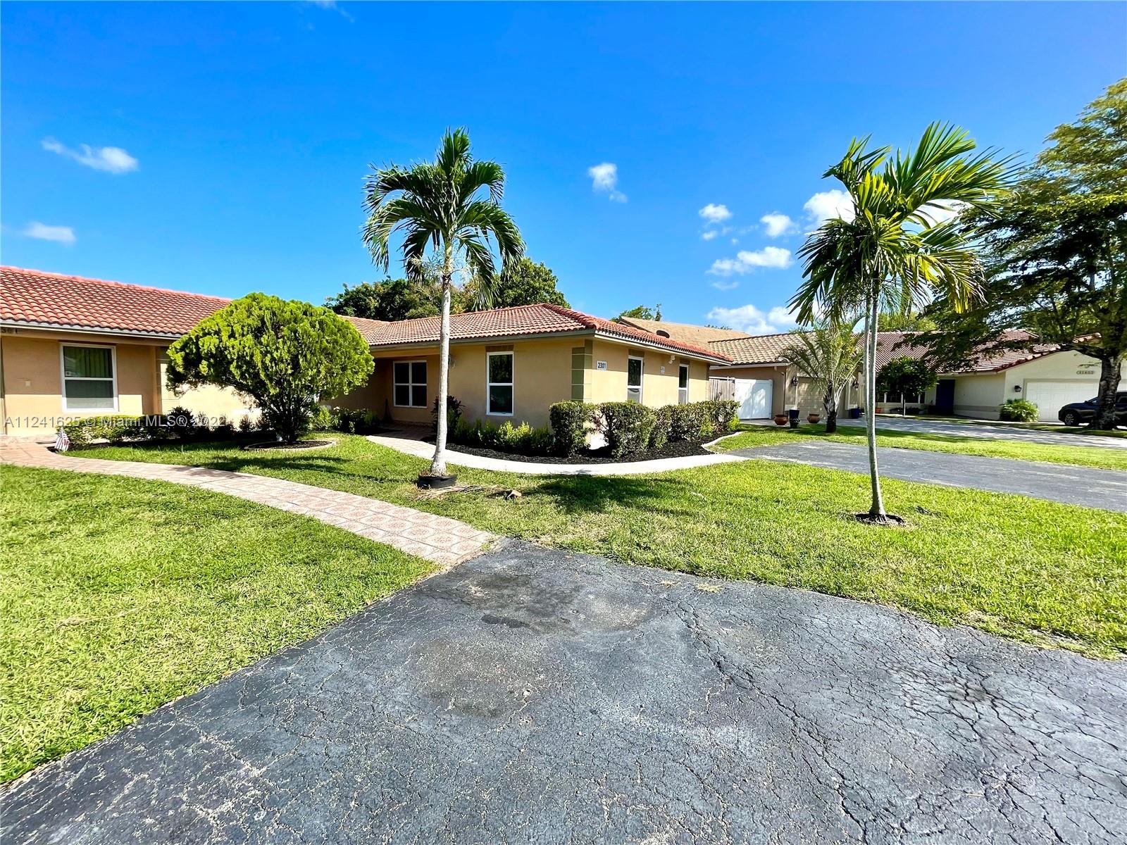 CORAL SPRINGS COUNTRY CLU - Residential Lease