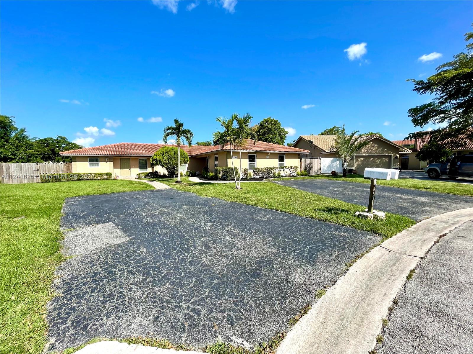 CORAL SPRINGS COUNTRY CLU - Residential Lease