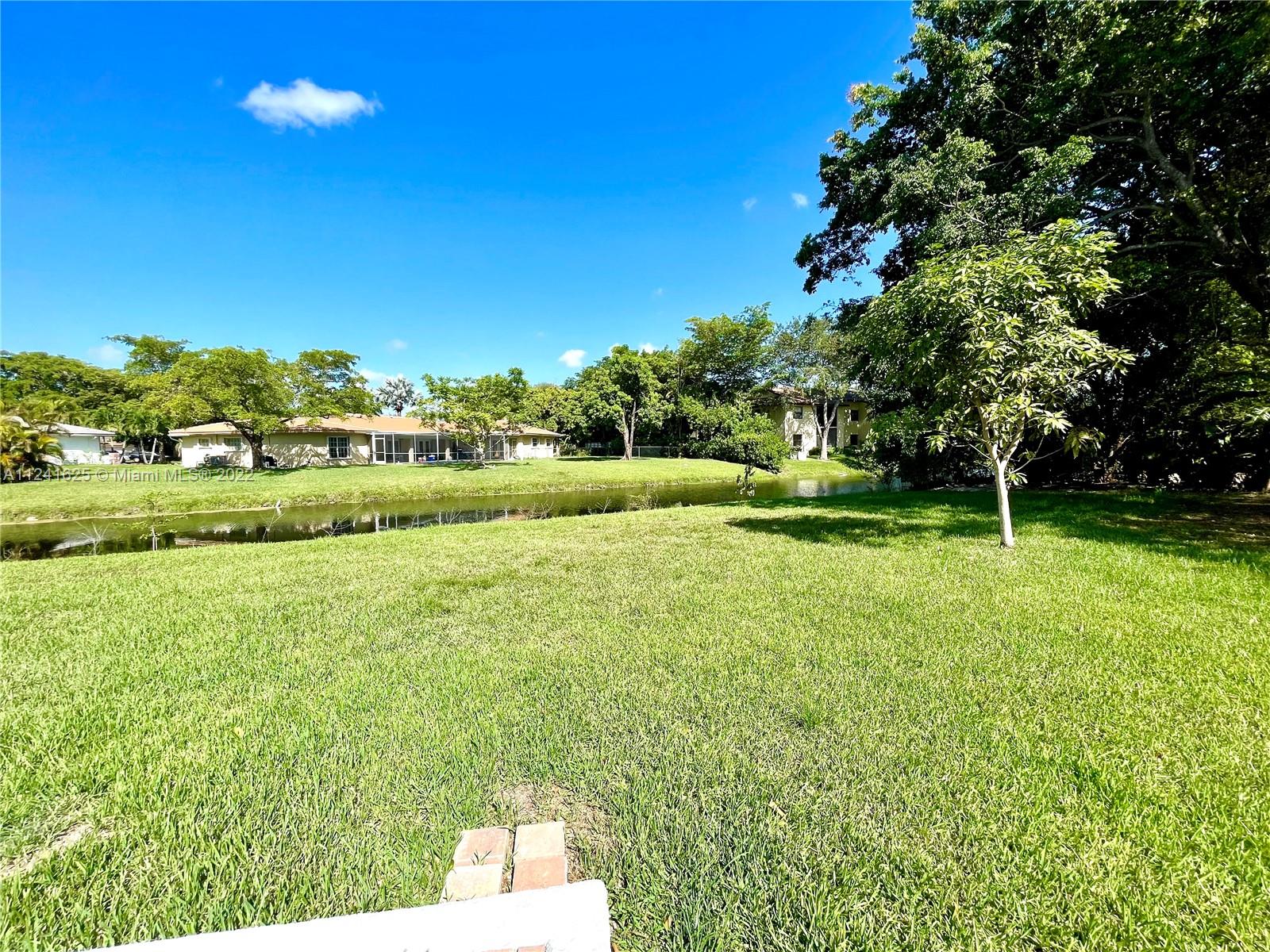 CORAL SPRINGS COUNTRY CLU - Residential Lease