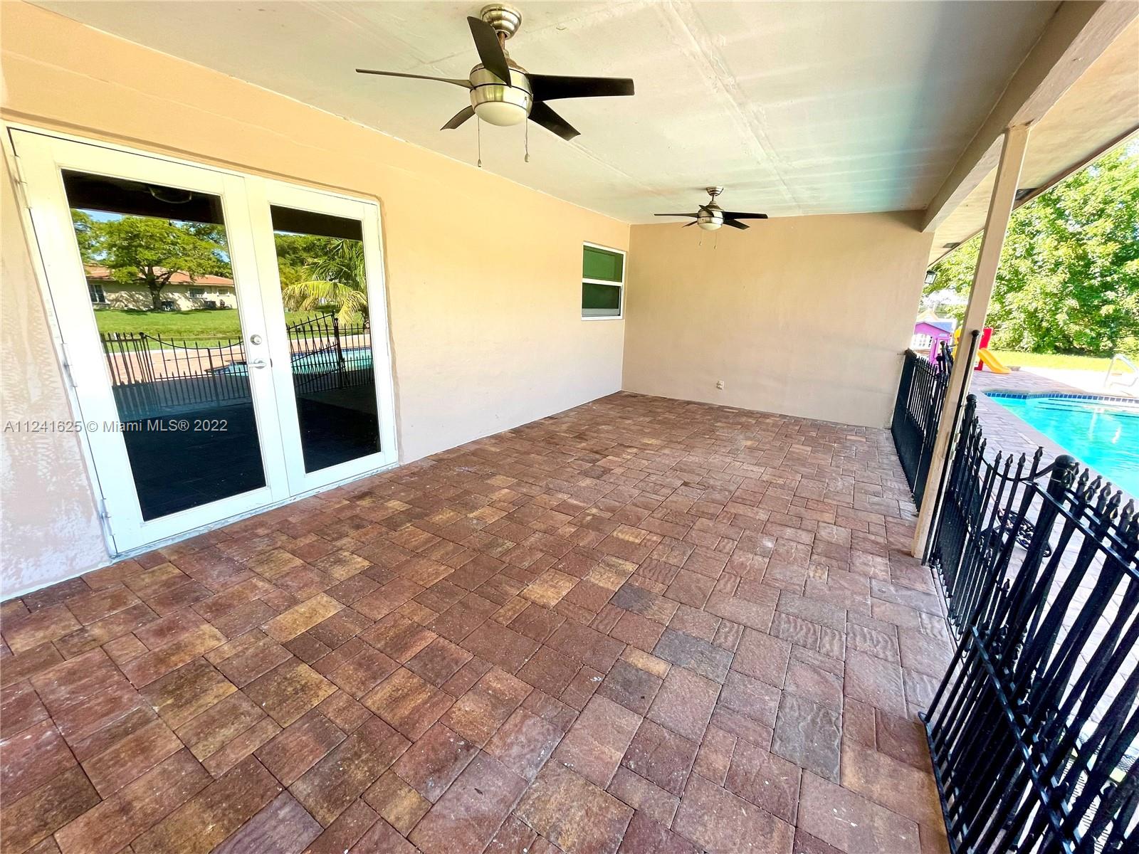 CORAL SPRINGS COUNTRY CLU - Residential Lease