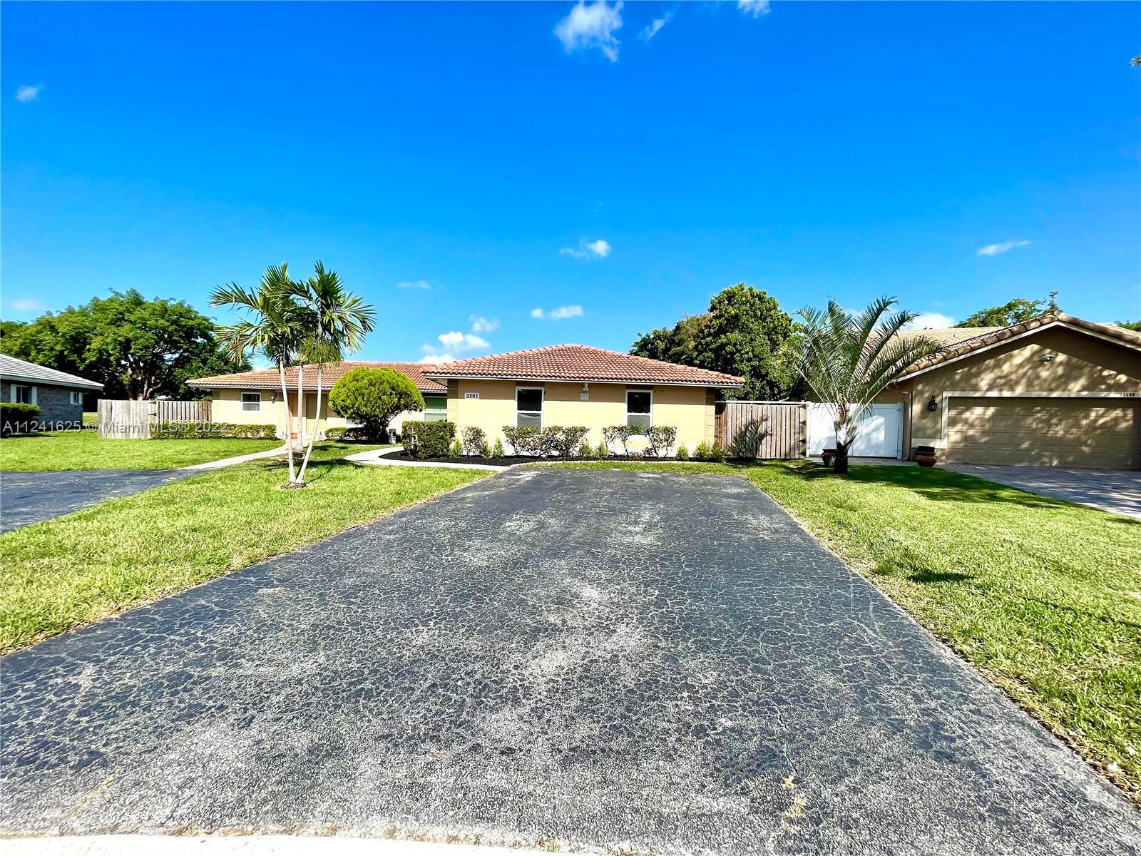 CORAL SPRINGS COUNTRY CLU - Residential Lease