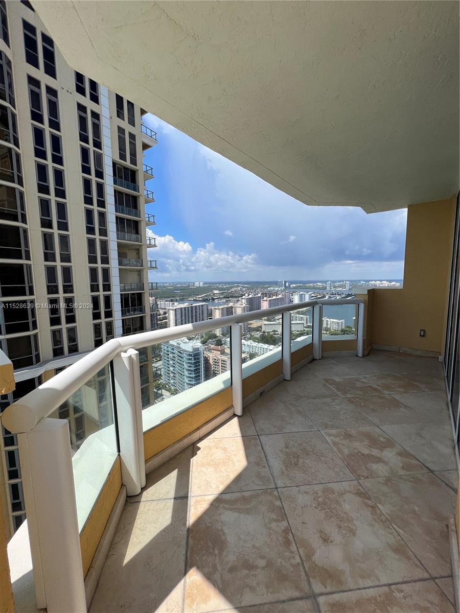 ACQUALINA OCEAN RESIDENCE - Residential