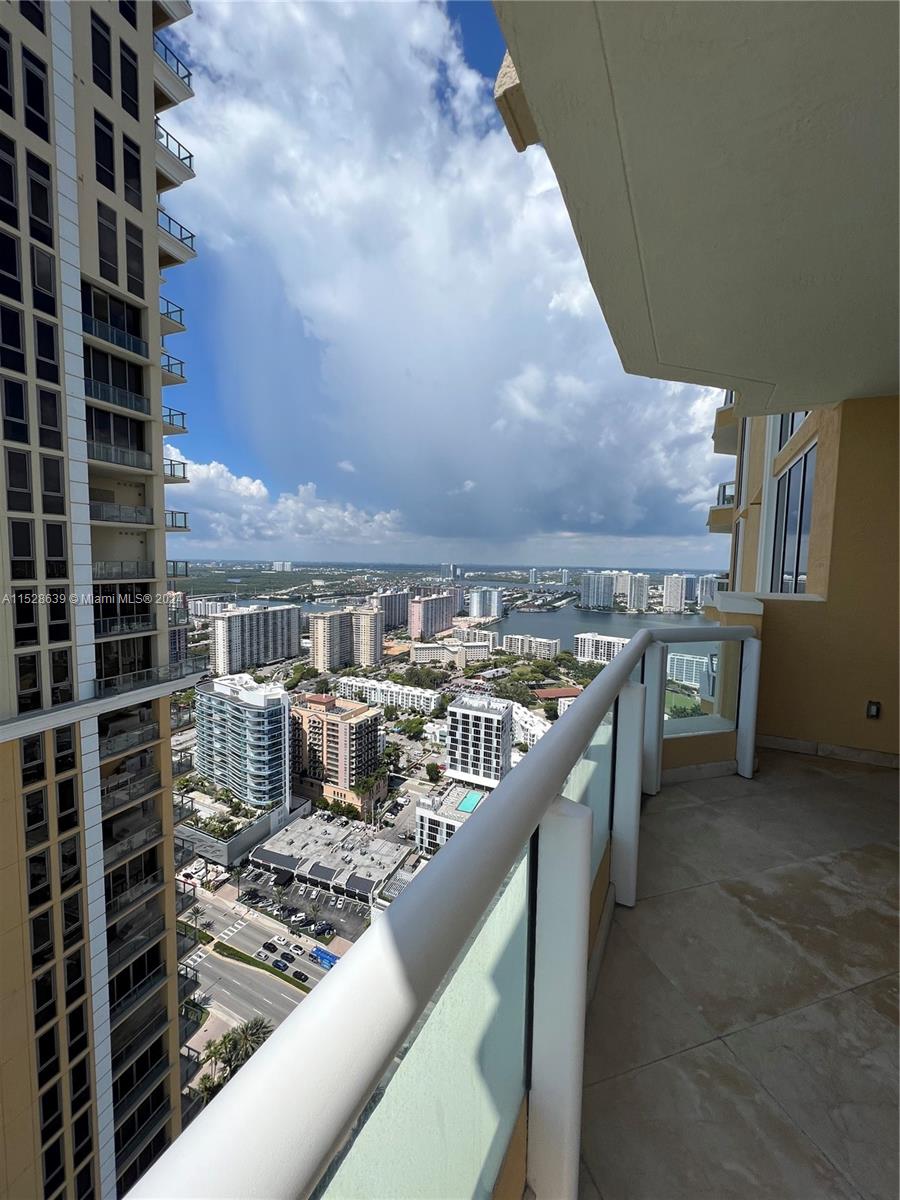 ACQUALINA OCEAN RESIDENCE - Residential