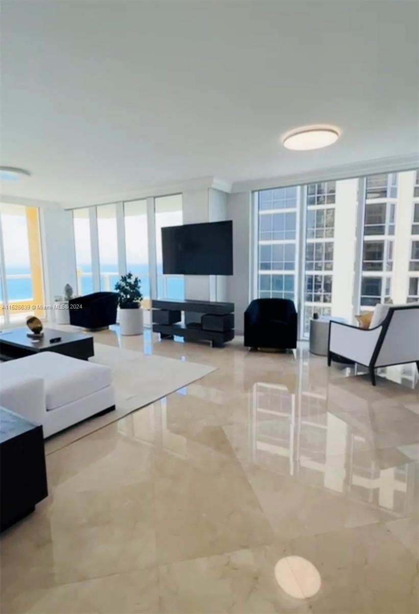 ACQUALINA OCEAN RESIDENCE - Residential