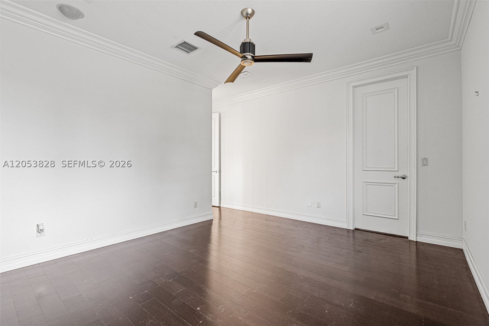 ENCLAVE - Residential