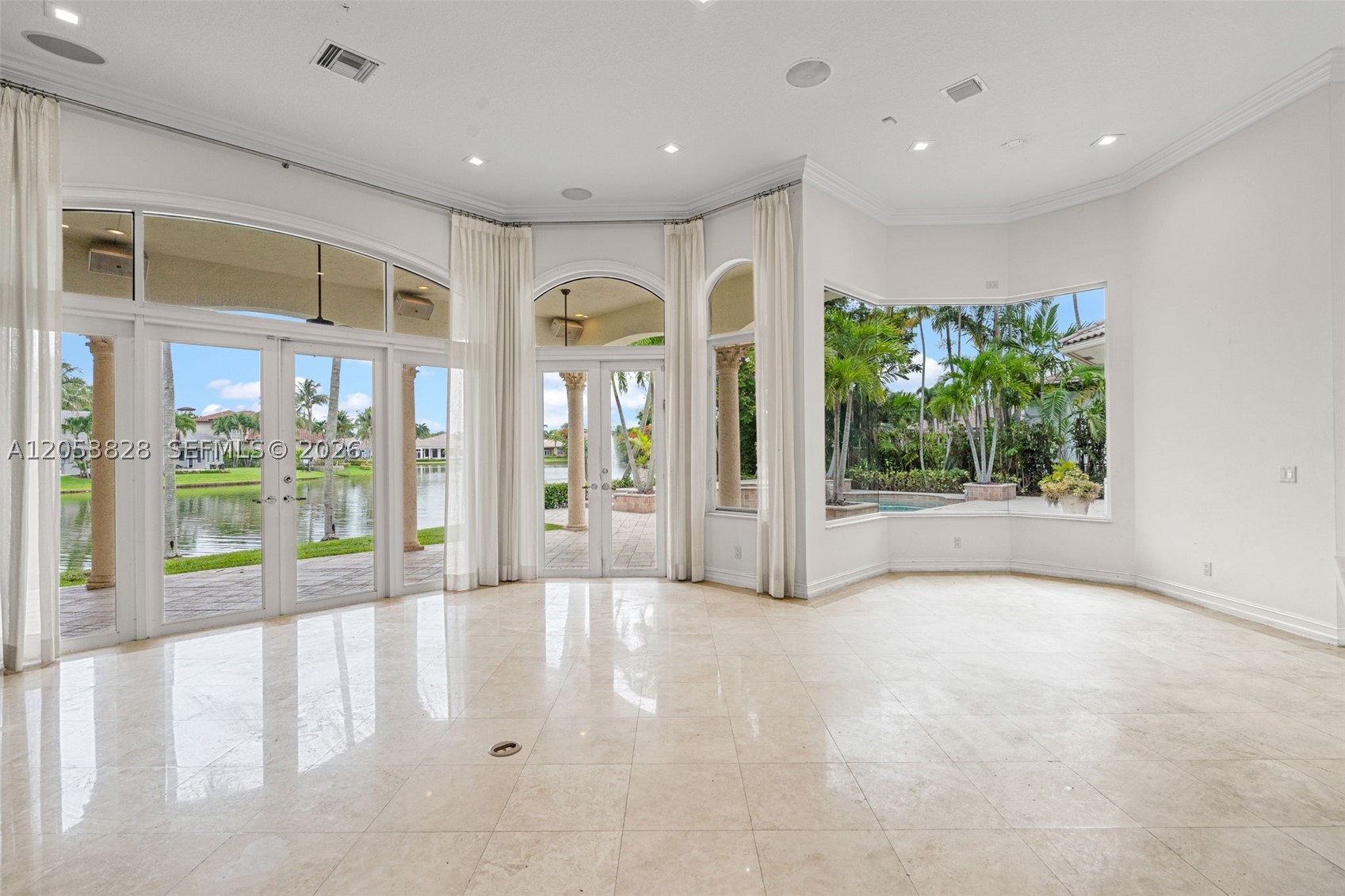 ENCLAVE - Residential