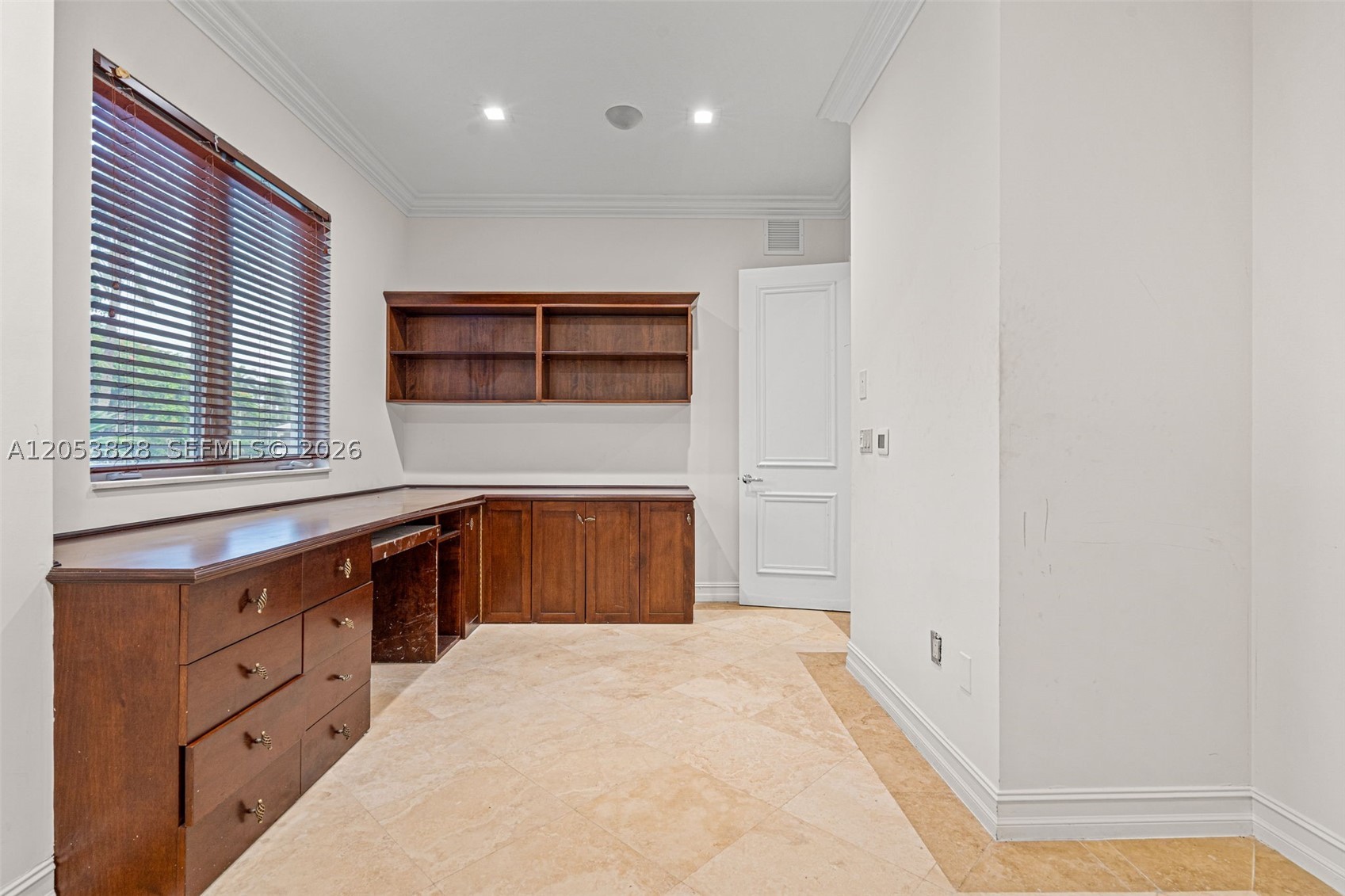 ENCLAVE - Residential