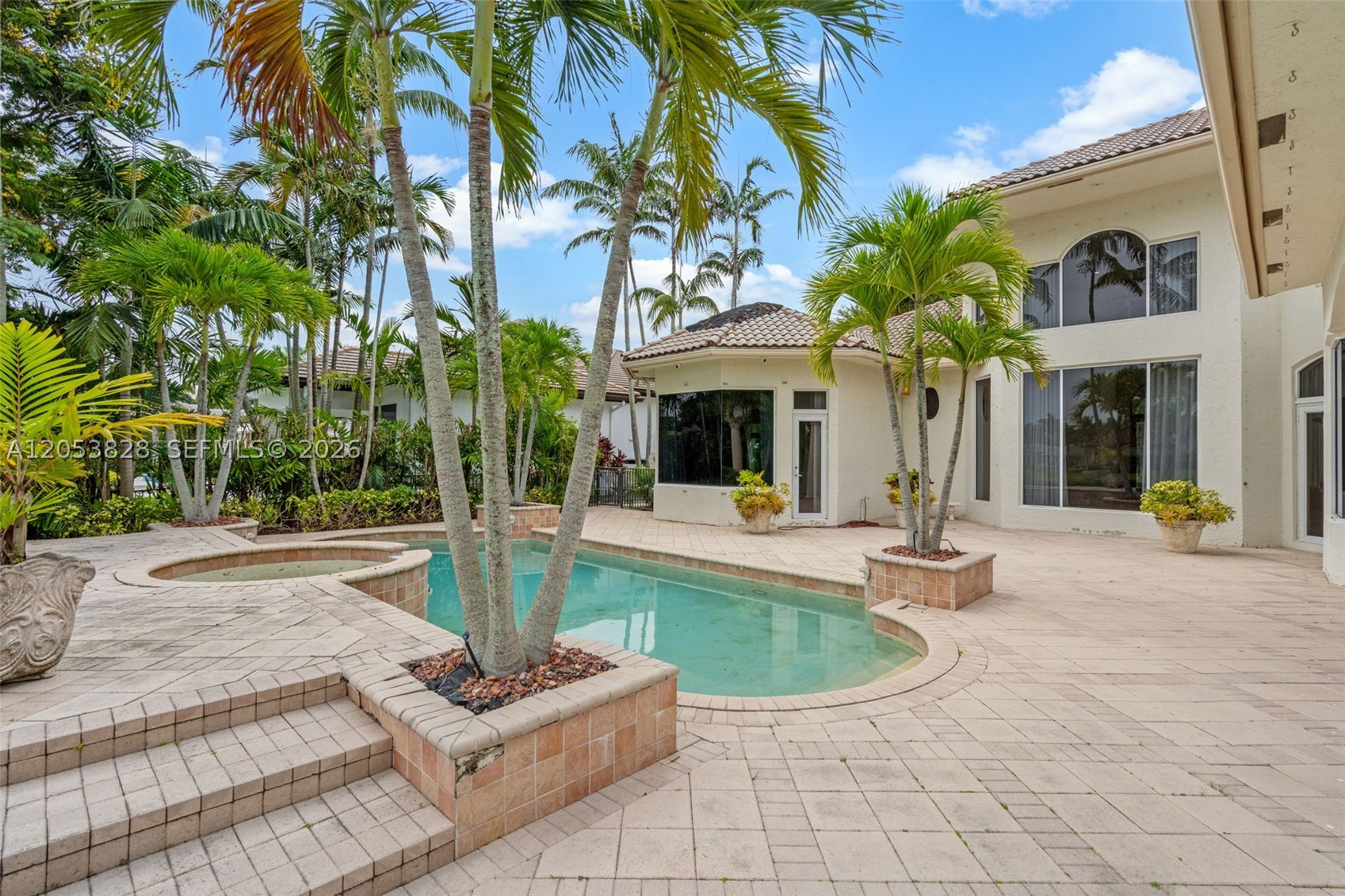 ENCLAVE - Residential