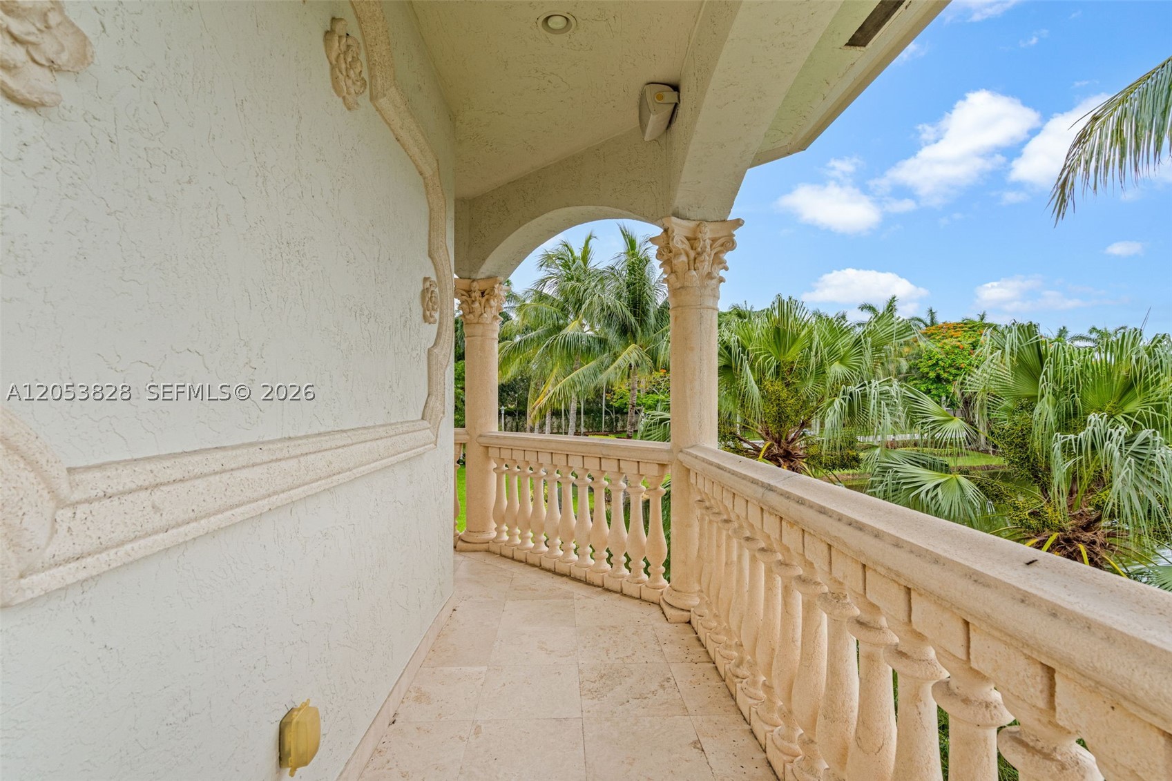 ENCLAVE - Residential