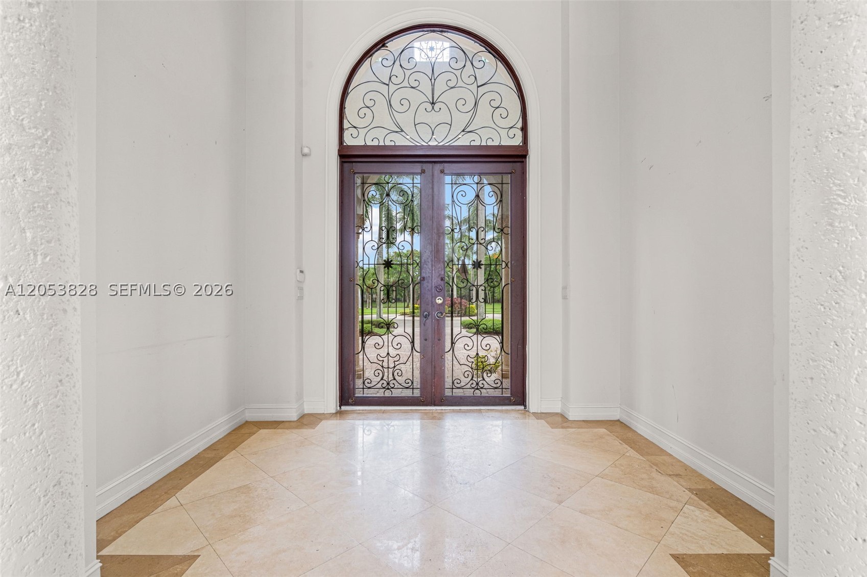 ENCLAVE - Residential