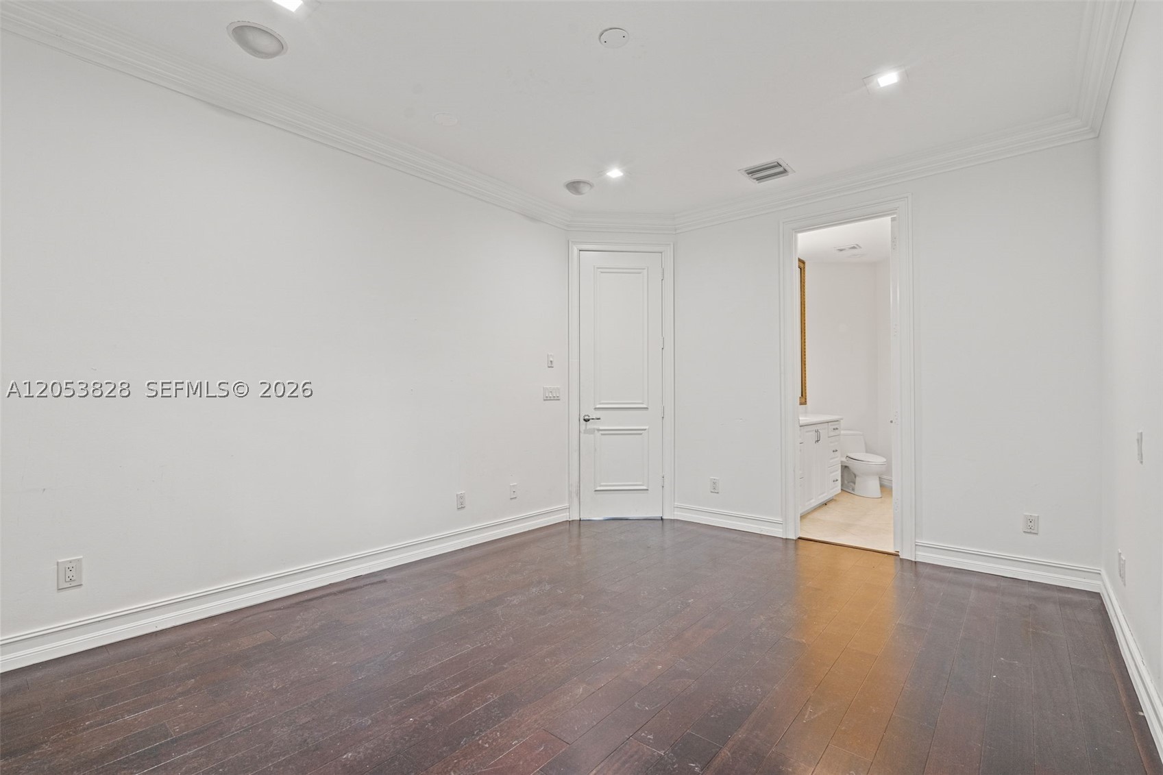 ENCLAVE - Residential