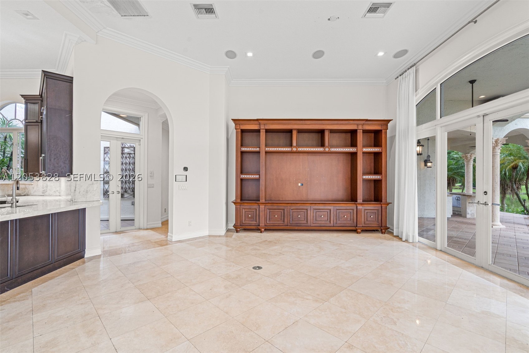 ENCLAVE - Residential