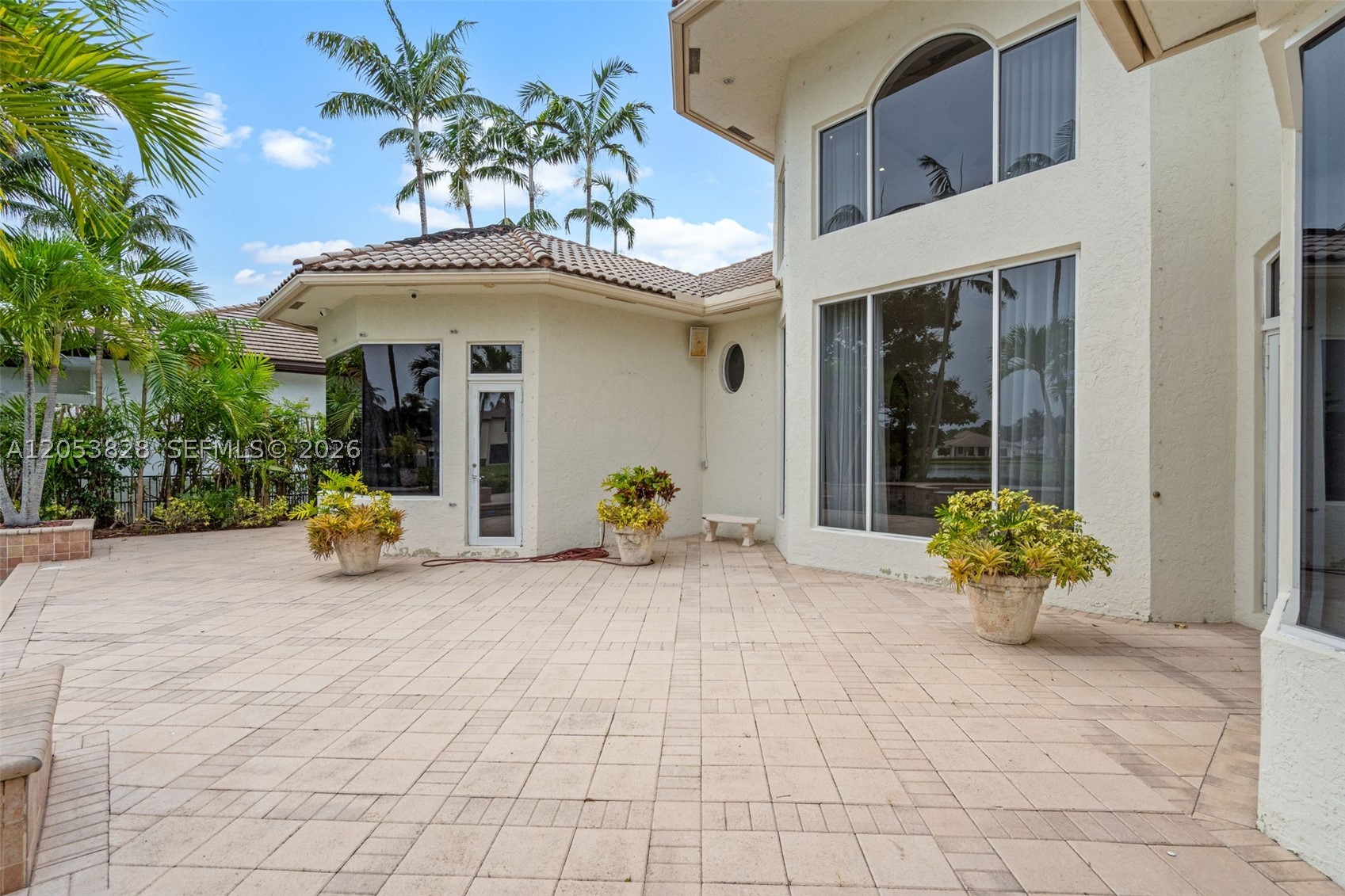 ENCLAVE - Residential
