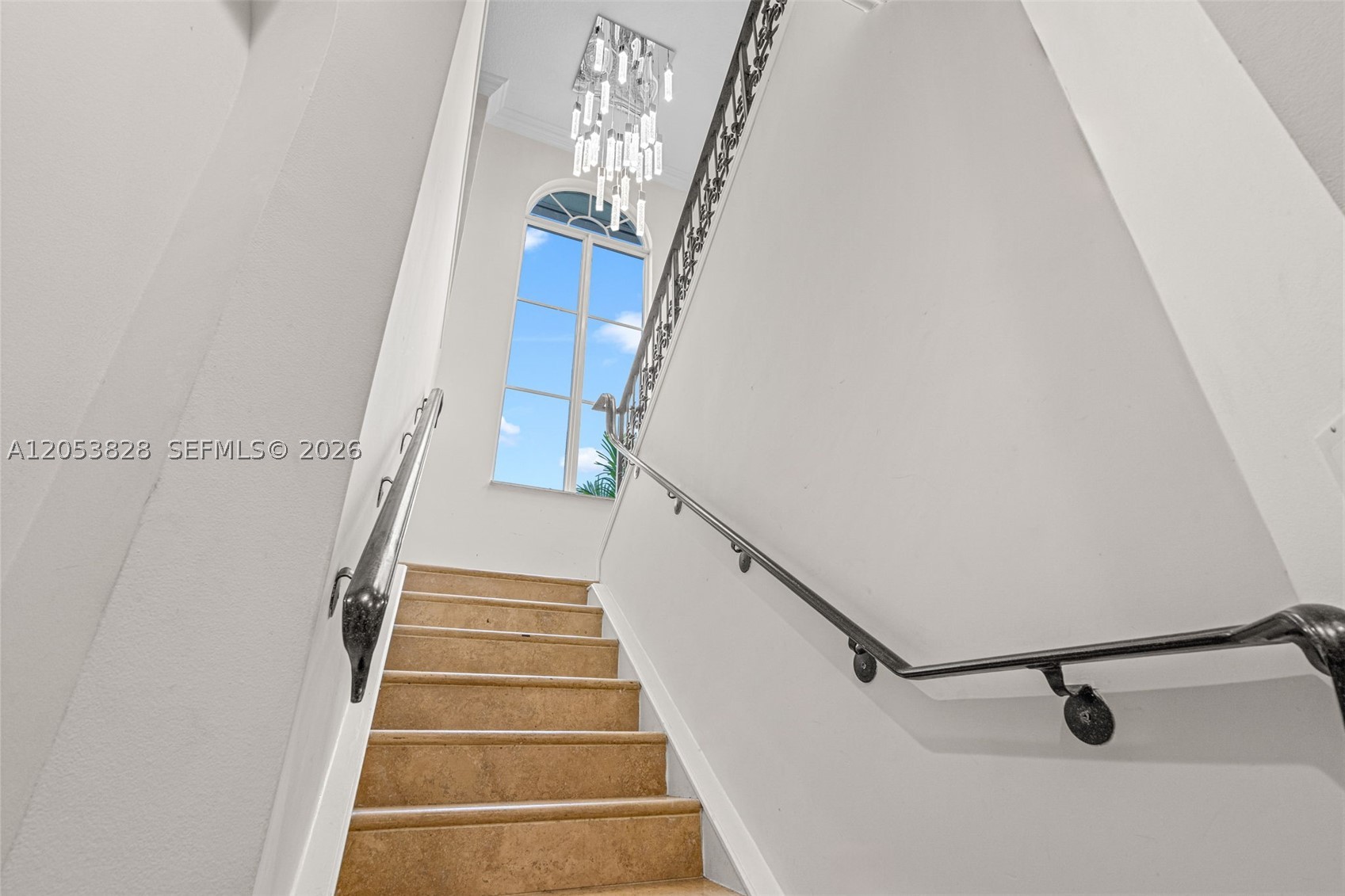 ENCLAVE - Residential