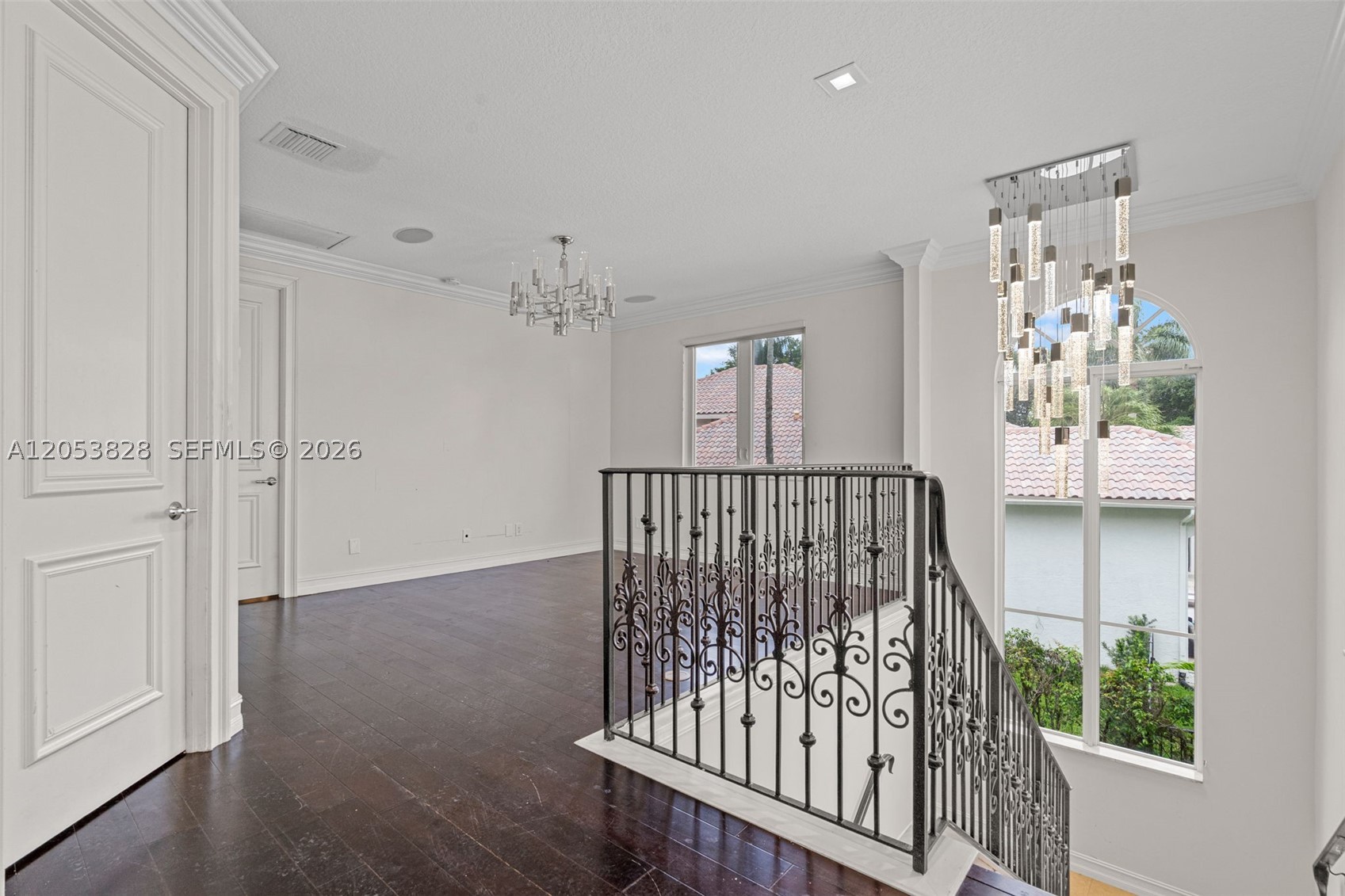 ENCLAVE - Residential