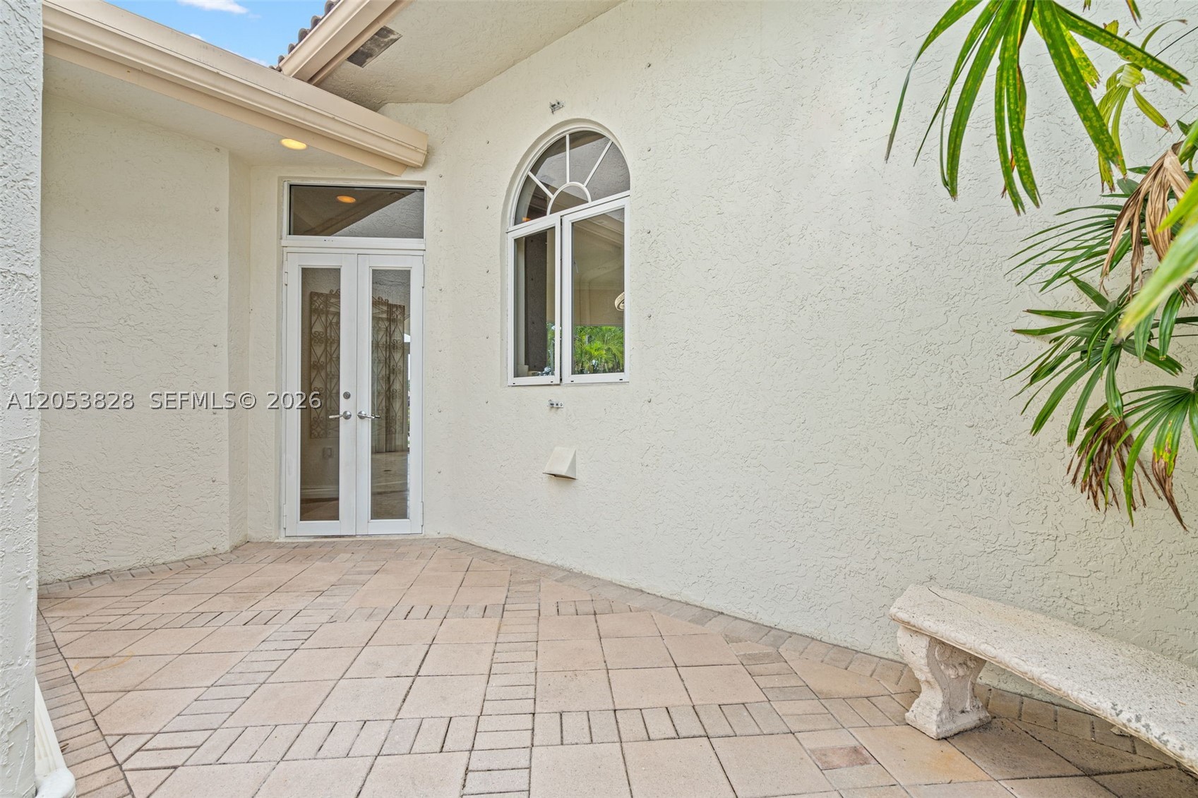 ENCLAVE - Residential