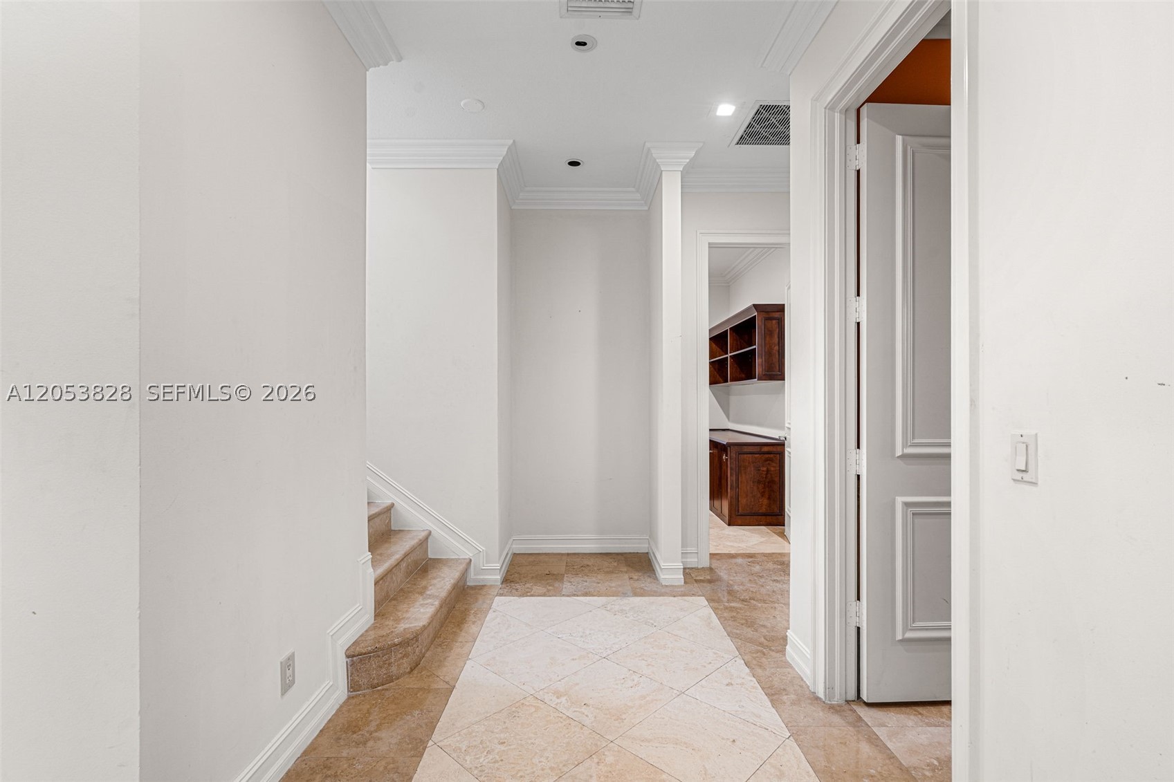 ENCLAVE - Residential