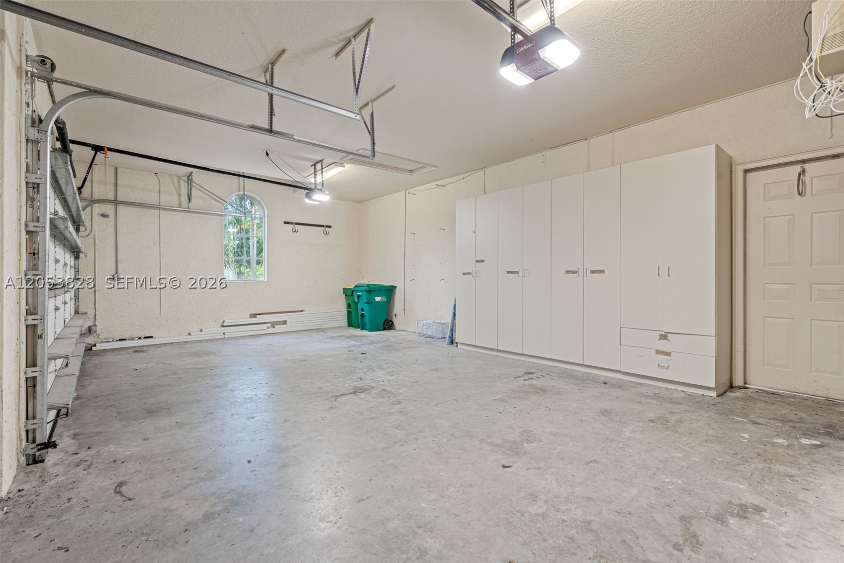ENCLAVE - Residential