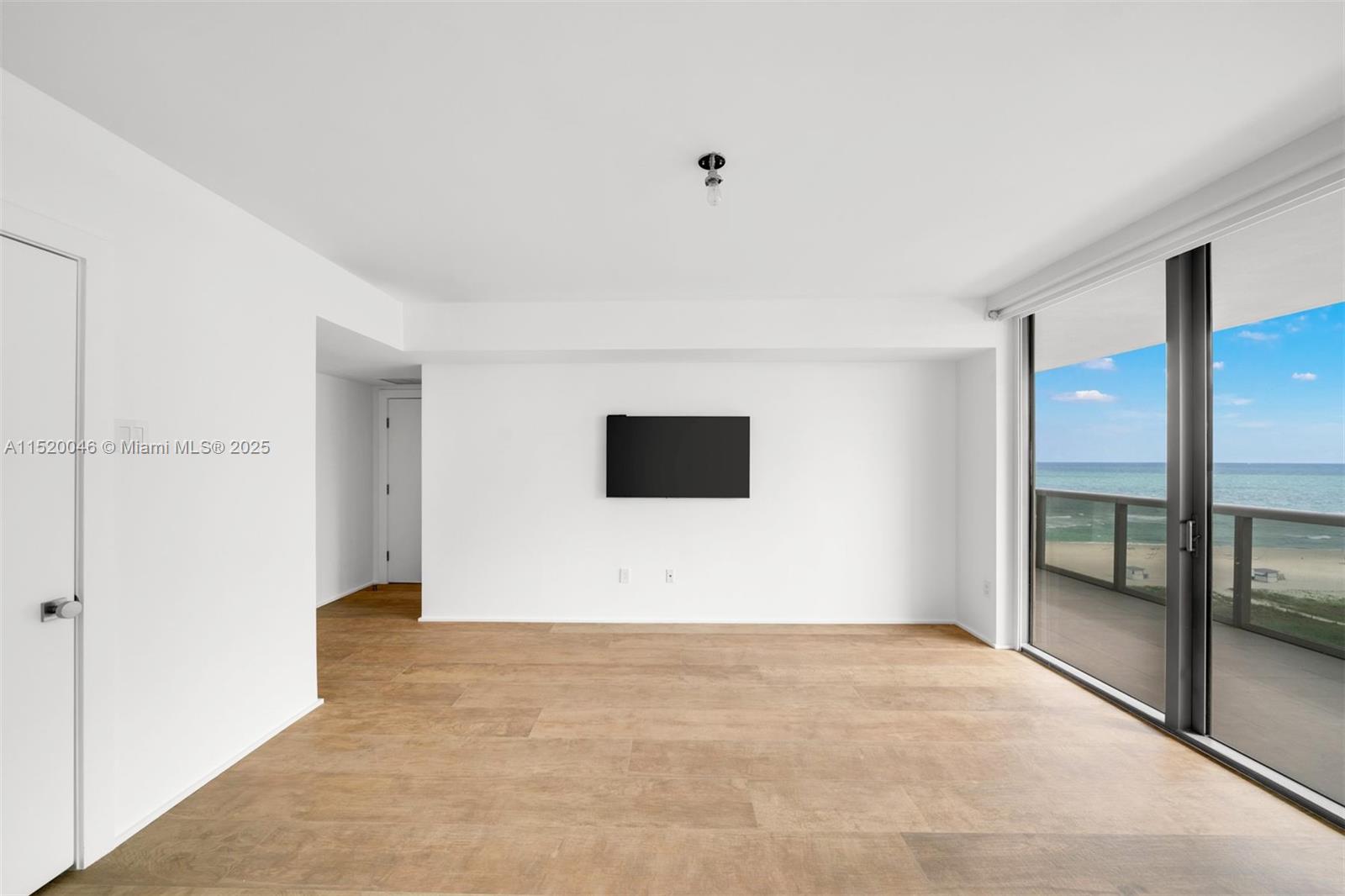 MEI CONDO - Residential