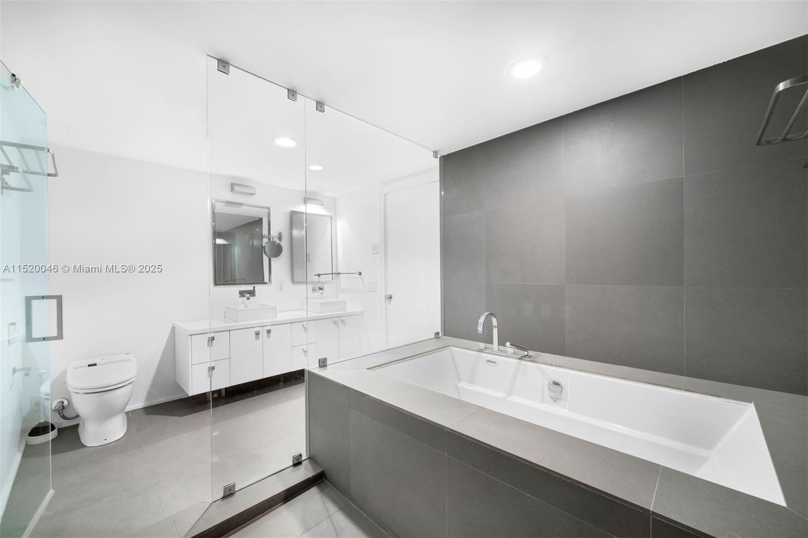 MEI CONDO - Residential