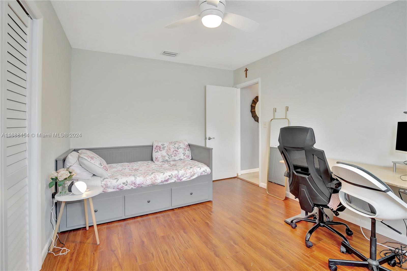 NOB HILL ESTATES 1 SEC - Residential