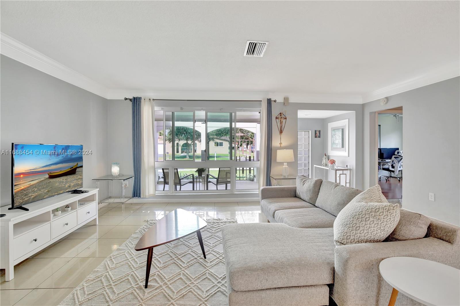 NOB HILL ESTATES 1 SEC - Residential