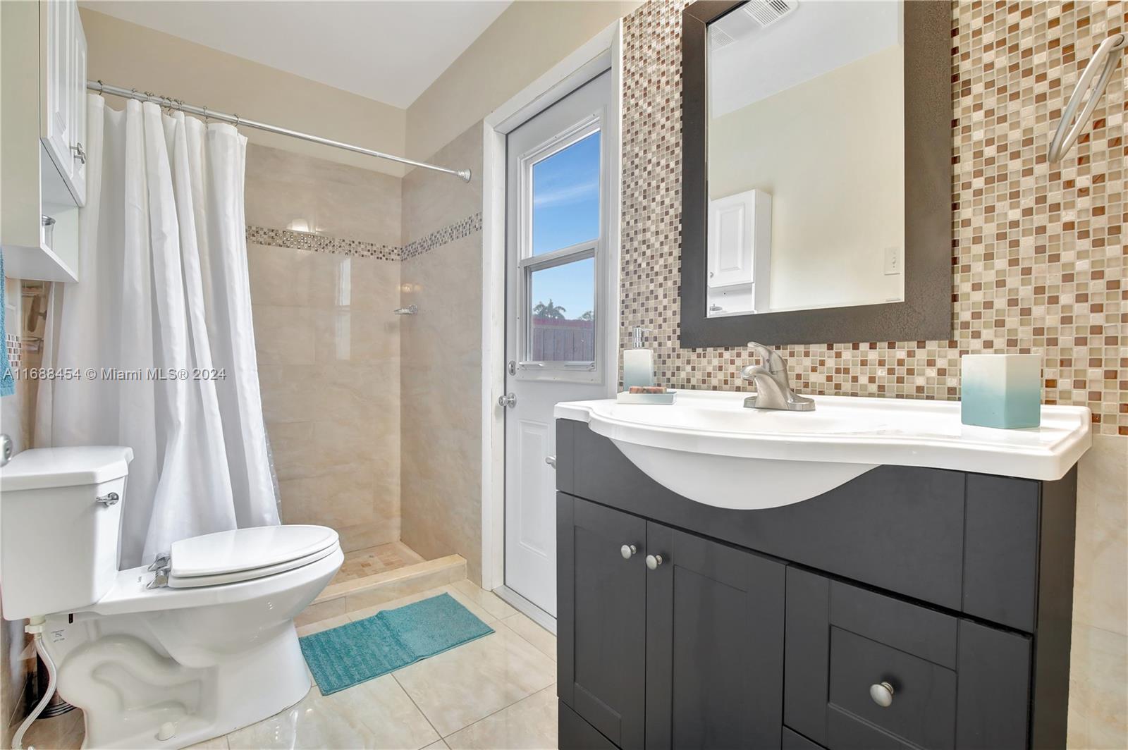 NOB HILL ESTATES 1 SEC - Residential