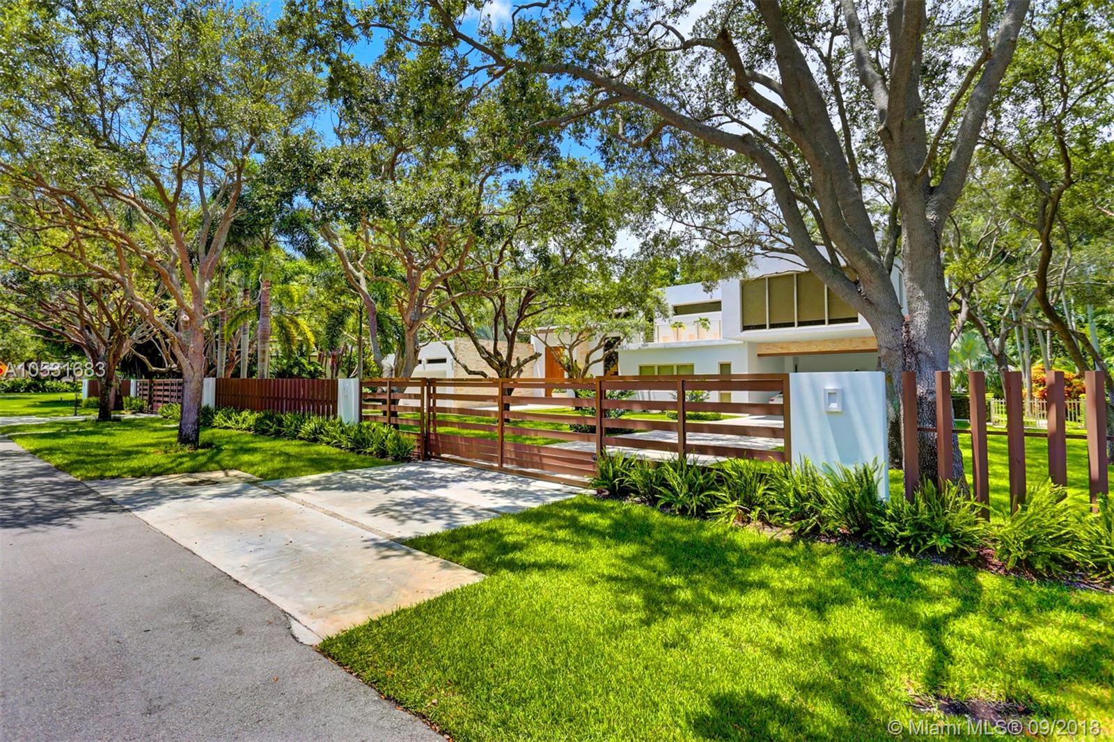TOWN & RANCH ESTS - Residential