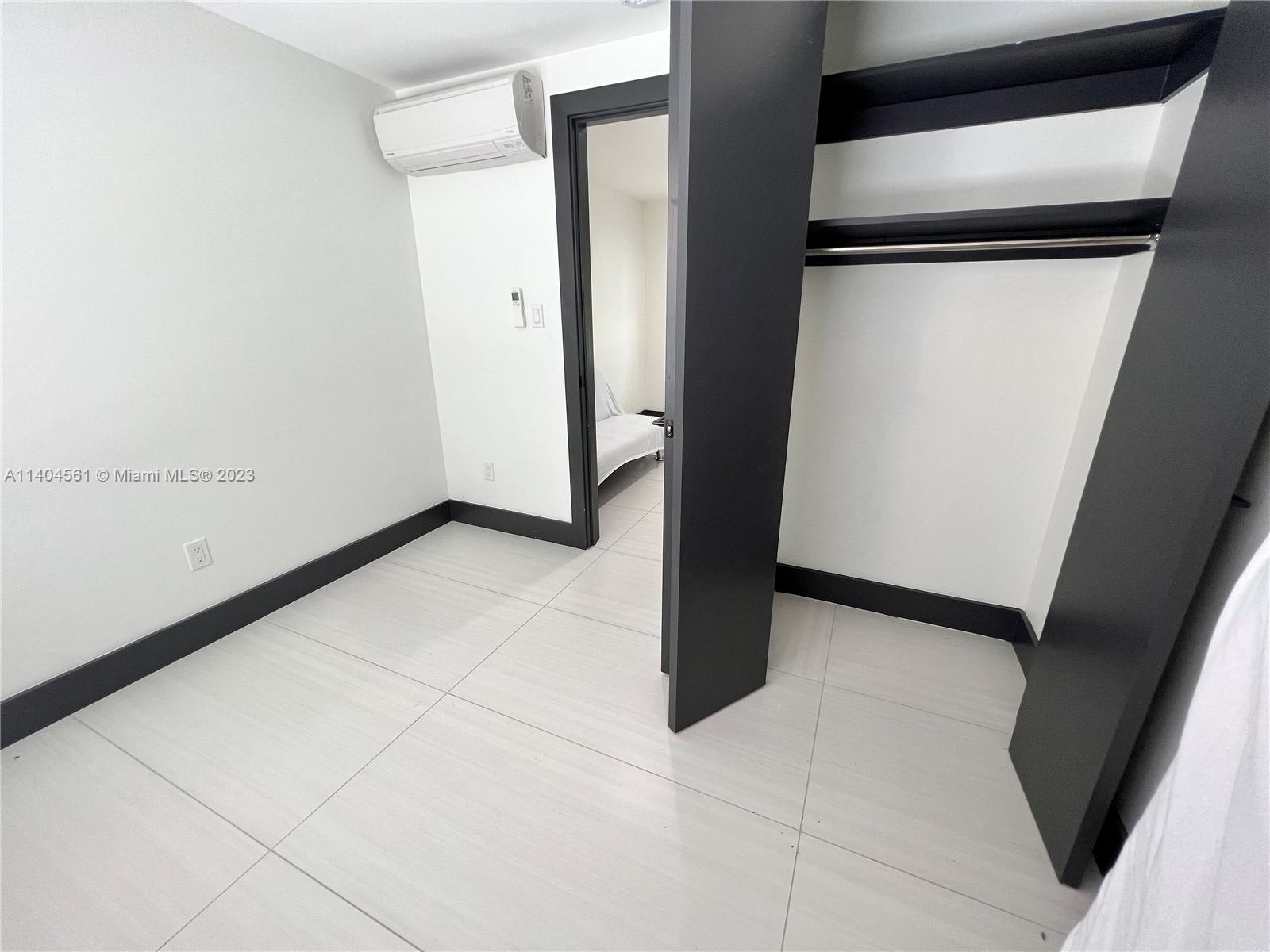HOLLYWOOD - Residential Lease