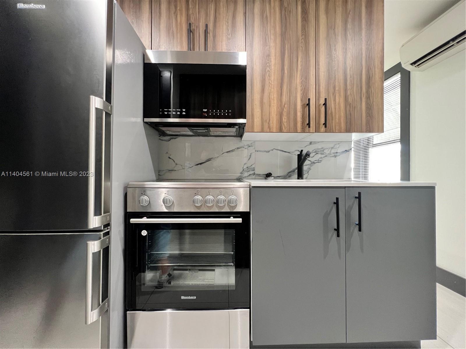 HOLLYWOOD - Residential Lease