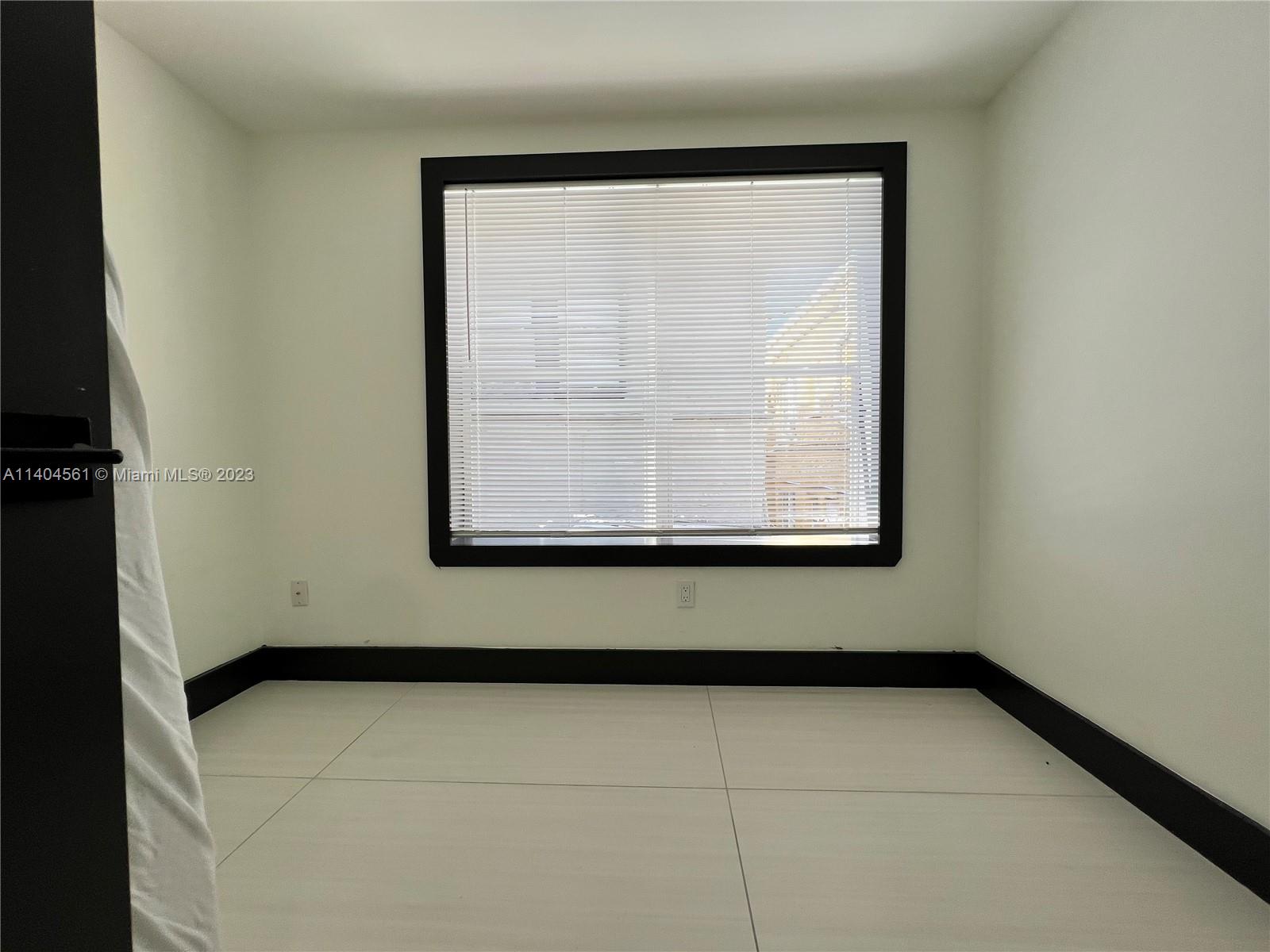 HOLLYWOOD - Residential Lease