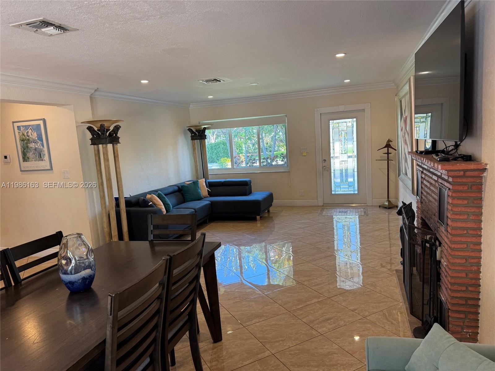 SANTA BARBARA ESTATES - Residential