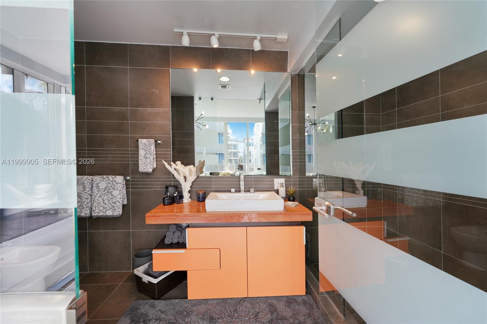 ARTEPARK SOUTH CONDO - Residential Lease
