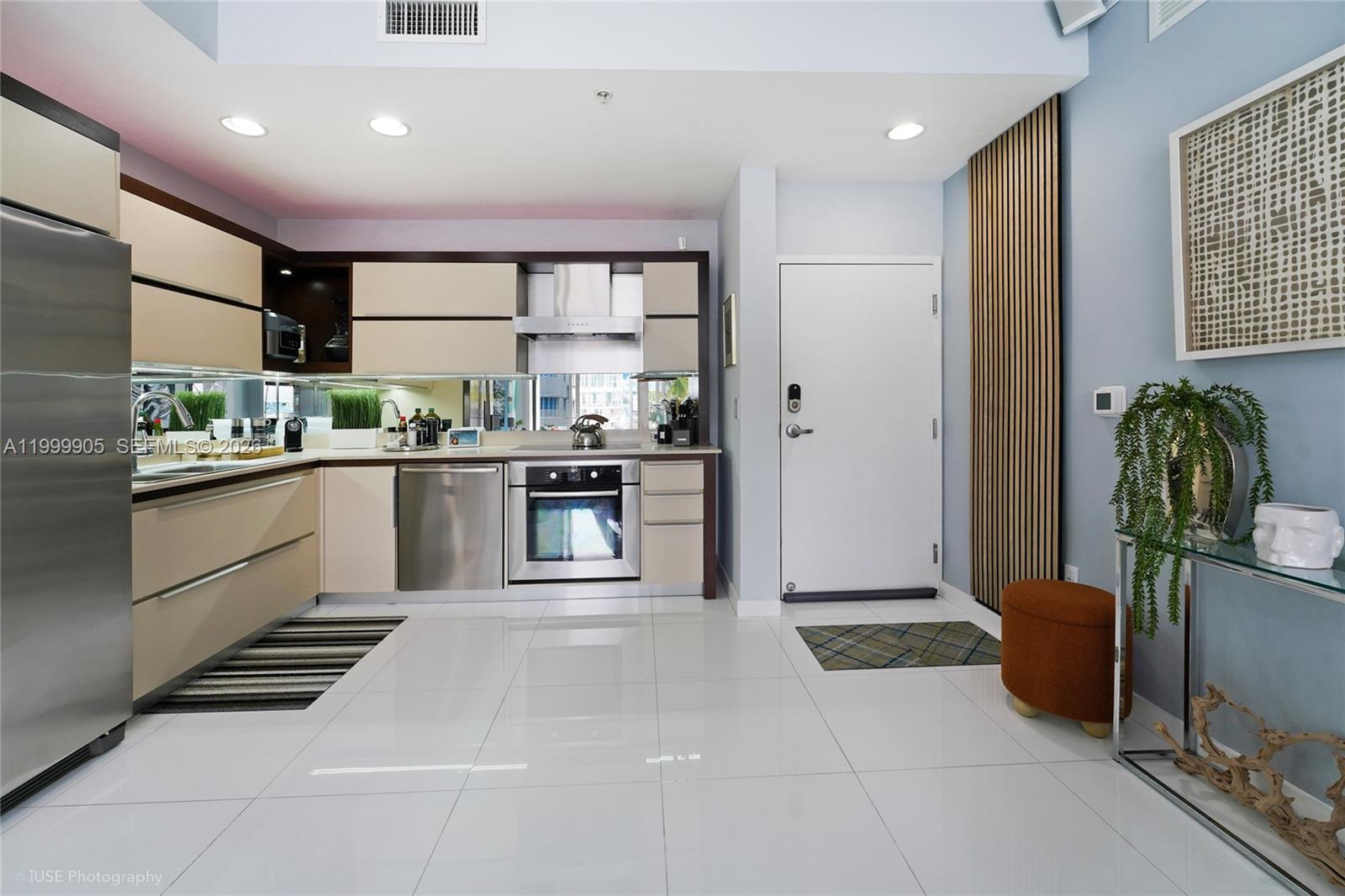 ARTEPARK SOUTH CONDO - Residential Lease