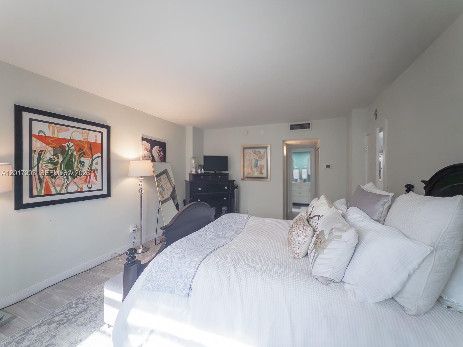 GABLES WATERWAY TOWERS CO - Residential
