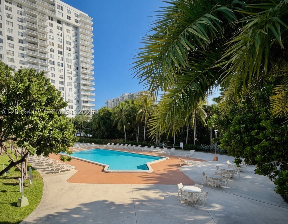 ADMIRALS PORT CONDO EAST - Residential