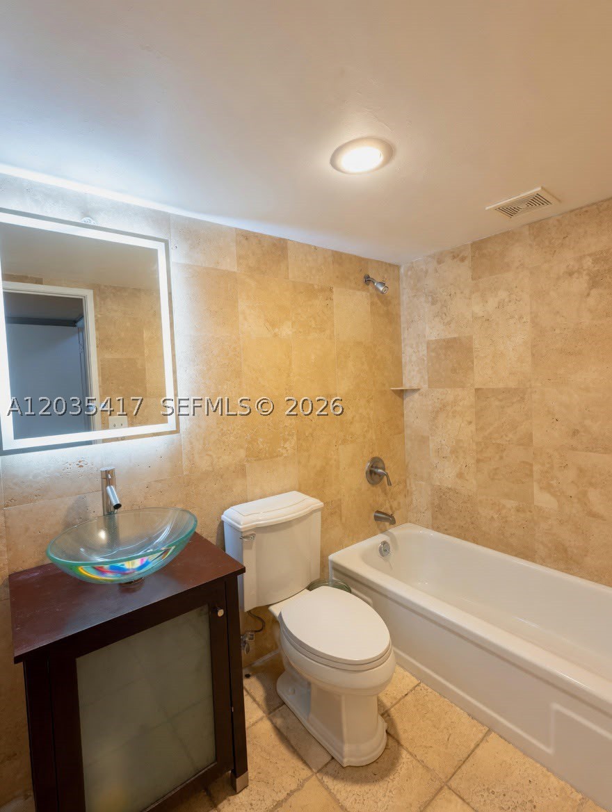 ADMIRALS PORT CONDO EAST - Residential