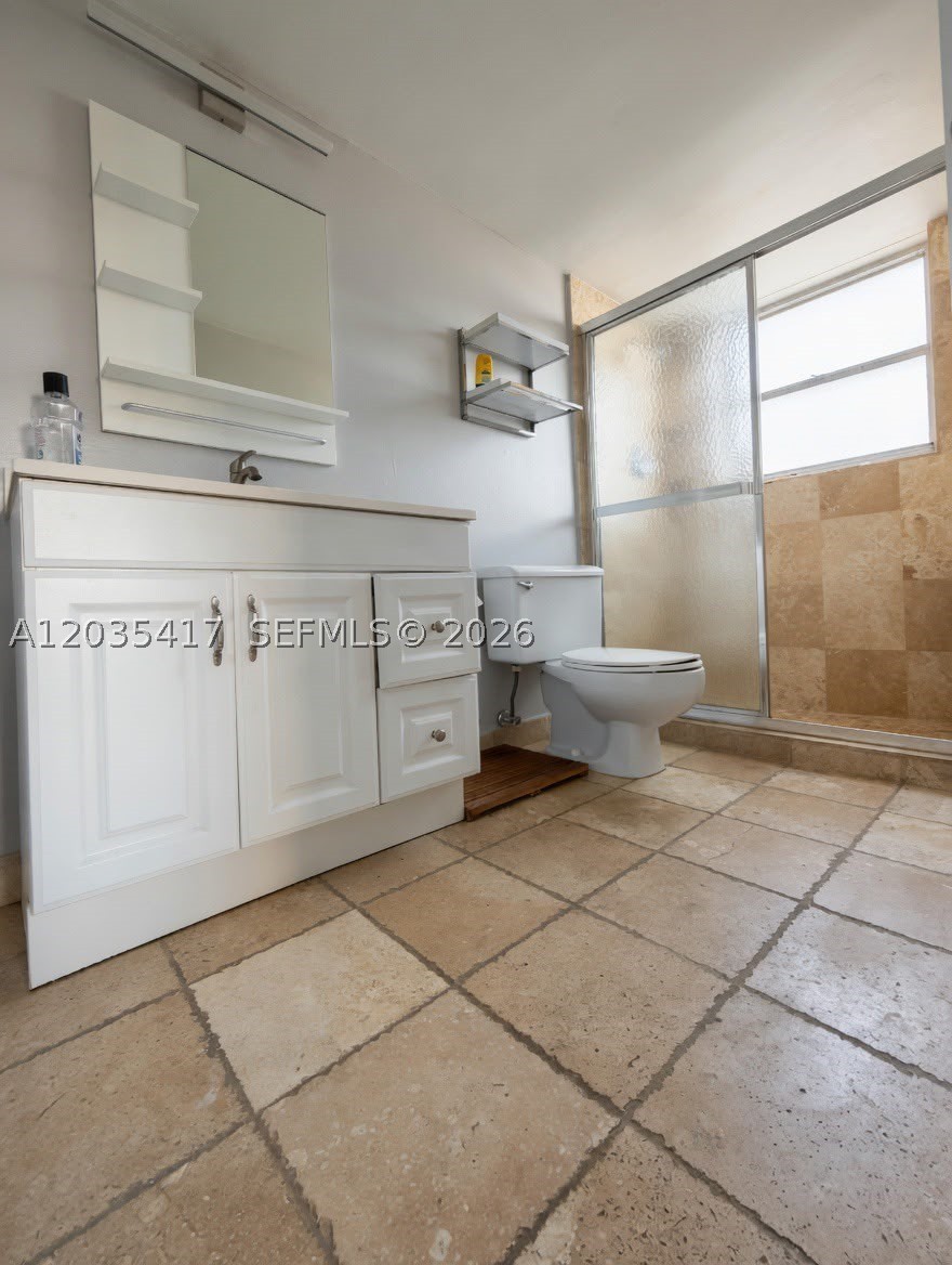 ADMIRALS PORT CONDO EAST - Residential