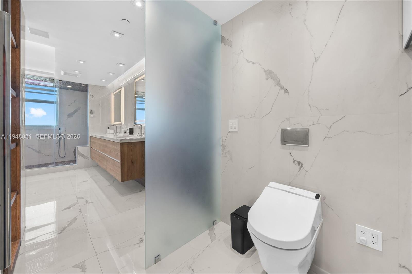 THE PENINSULA II CONDO - Residential