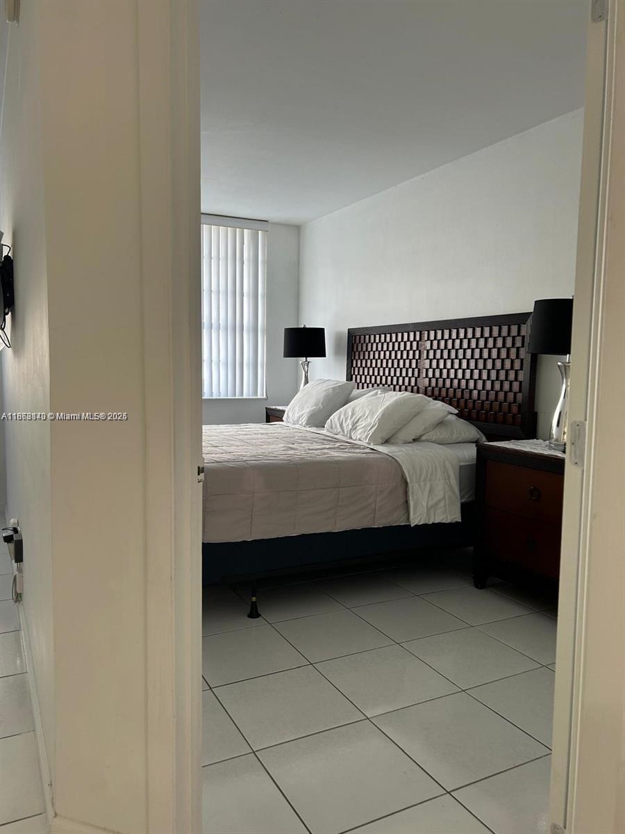 THE DECOPLAGE CONDO - Residential