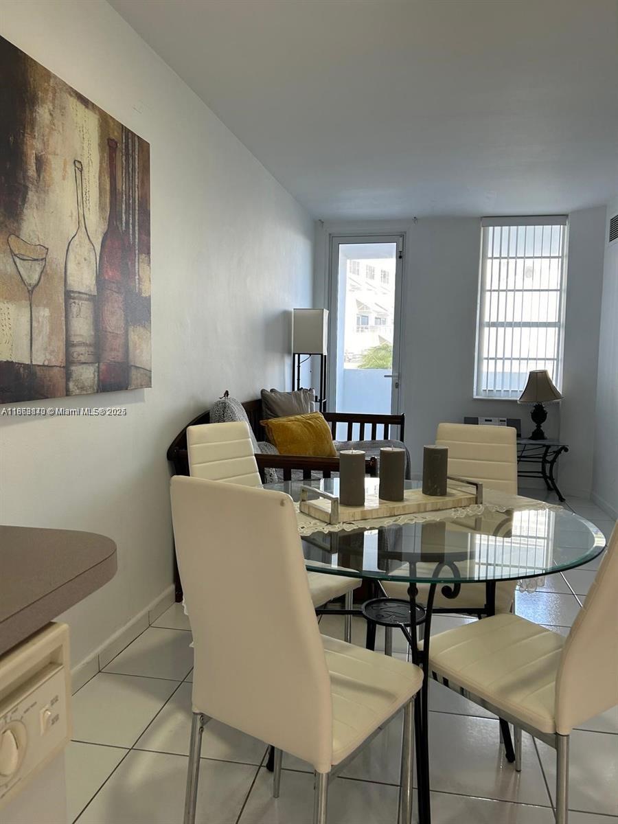 THE DECOPLAGE CONDO - Residential