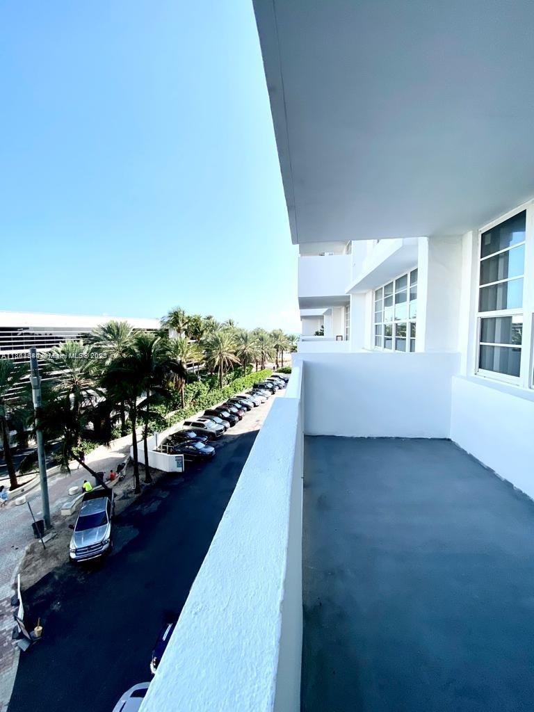 THE DECOPLAGE CONDO - Residential