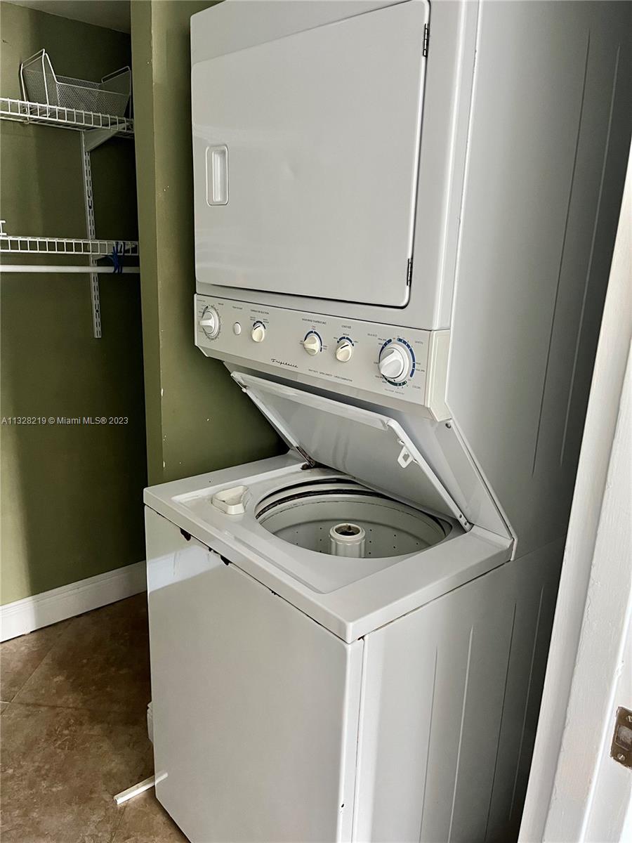THE CARRIAGE HOUSE CONDO - Residential Lease