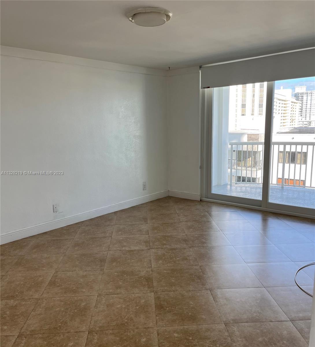 THE CARRIAGE HOUSE CONDO - Residential Lease